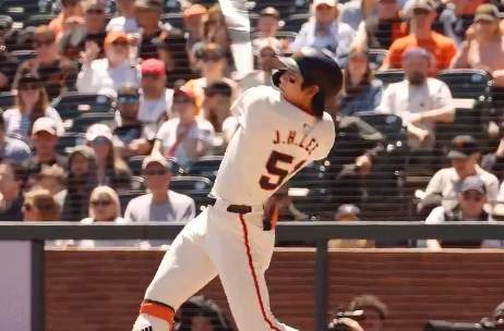 Jung Hoo Lee Extends Hitting Streak to 15 Games