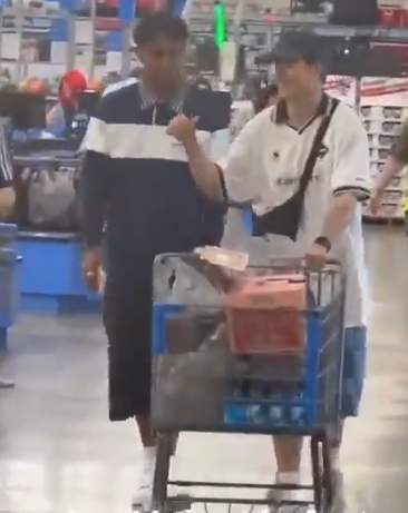 Lamine Yamal spotted at Walmart in US