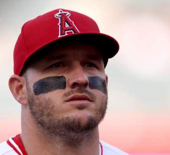 Trout Taken Out Late in Angels Game as Trade Talk Picks Up