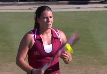 Navarro Upsets Top Seed Swiatek in Bad Homburg
