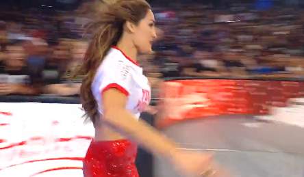 Nikki Bella Returns on SmackDown